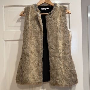 Zara faux fur vest in size small